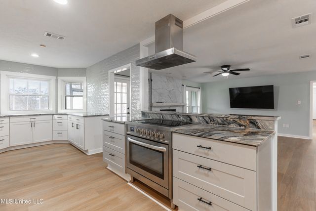 5285 Williamson Road, Clinton, MS 39056