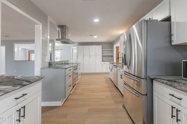 5285 Williamson Road, Clinton, MS 39056