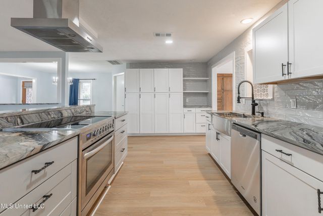 5285 Williamson Road, Clinton, MS 39056