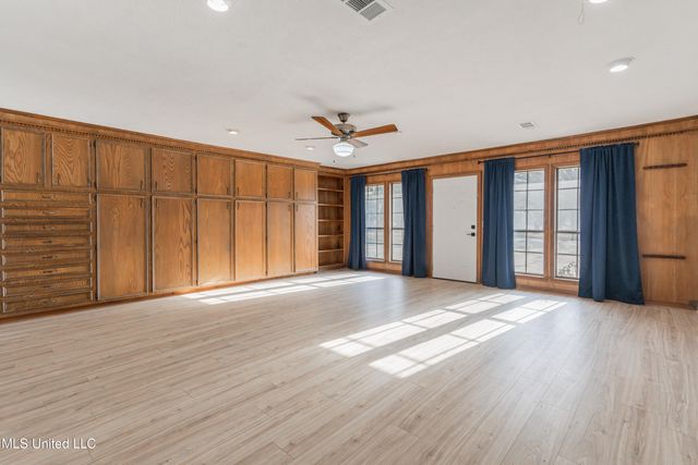 5285 Williamson Road, Clinton, MS 39056