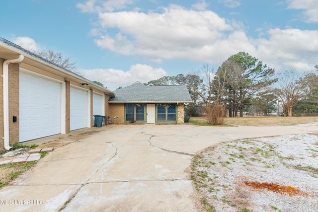 5285 Williamson Road, Clinton, MS 39056