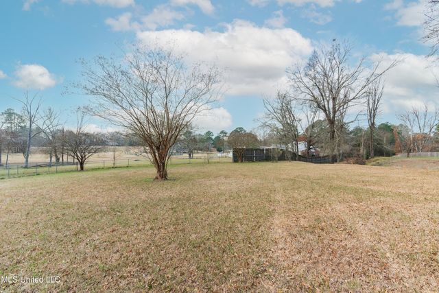 5285 Williamson Road, Clinton, MS 39056