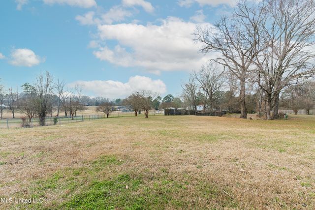 5285 Williamson Road, Clinton, MS 39056