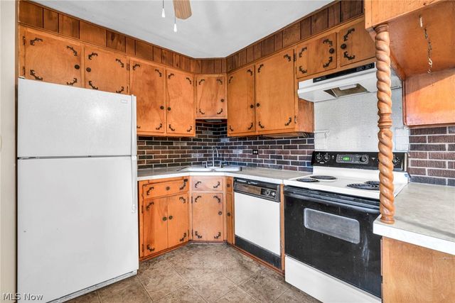 7181 York Road, Parma, OH 44130