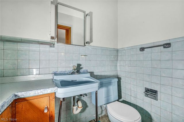 7181 York Road, Parma, OH 44130