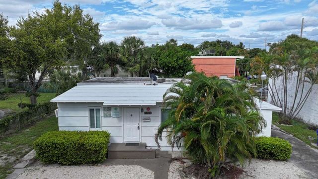 211 SW 2nd Court, Pompano Beach, FL 33060