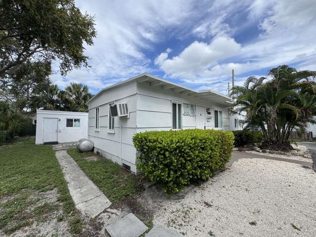 211 SW 2nd Court, Pompano Beach, FL 33060