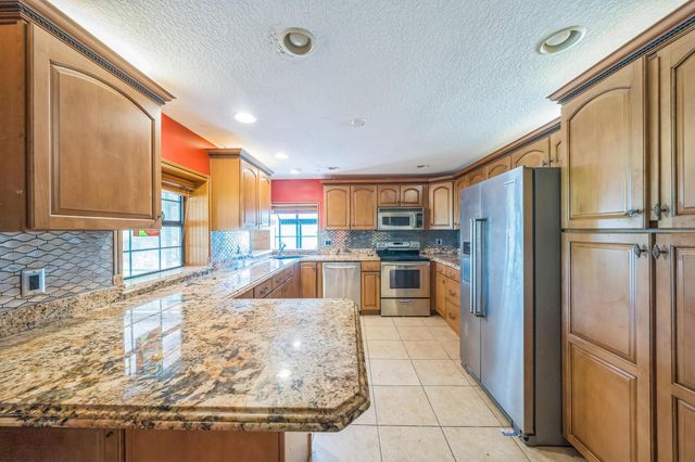 3142 SE Monte Vista Court, Port St Lucie, FL 34952
