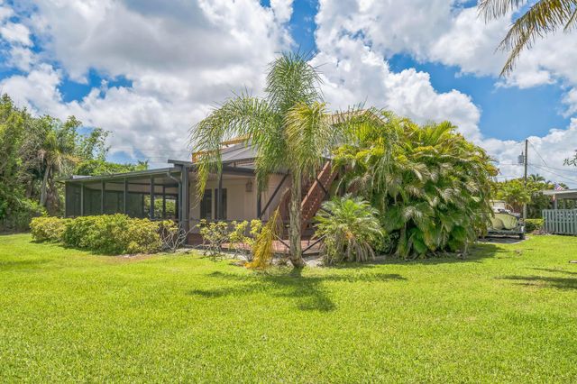 3142 SE Monte Vista Court, Port St Lucie, FL 34952