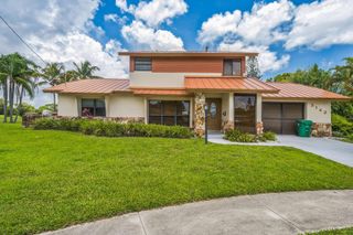 3142 SE Monte Vista Court, Port St Lucie, FL 34952