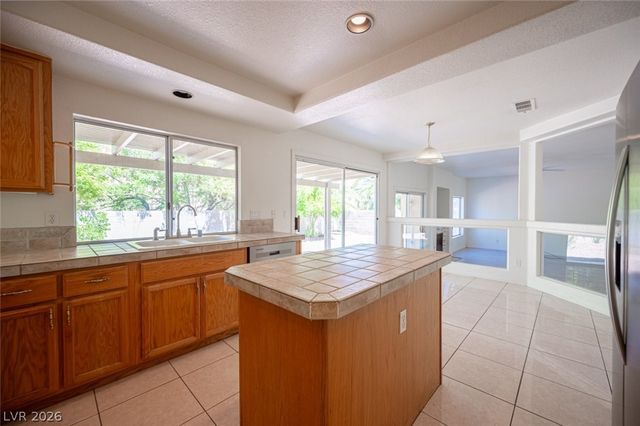 8512 Copper Ridge Avenue, Las Vegas, NV 89129