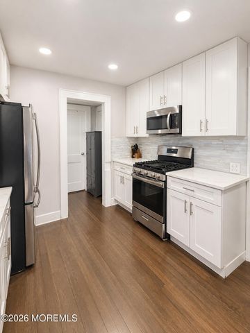 26 Florence Avenue, Leonardo, NJ 07737