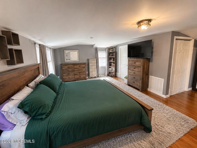 26 Florence Avenue, Leonardo, NJ 07737
