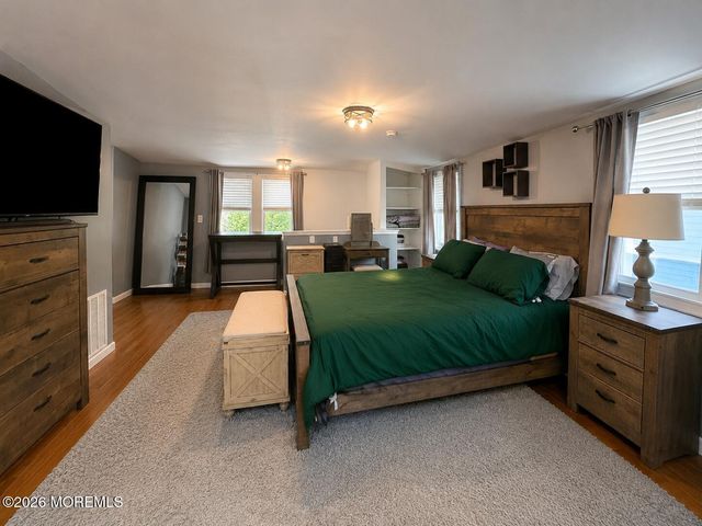 26 Florence Avenue, Leonardo, NJ 07737