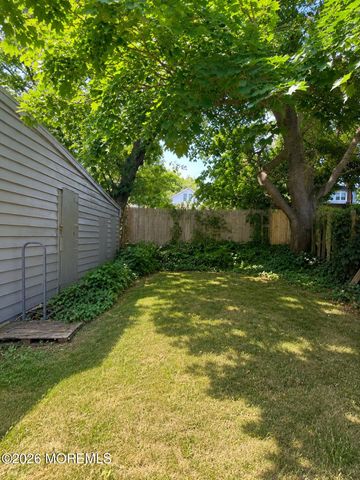 26 Florence Avenue, Leonardo, NJ 07737