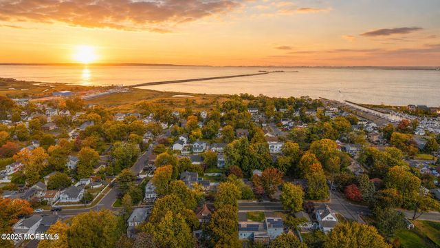 26 Florence Avenue, Leonardo, NJ 07737