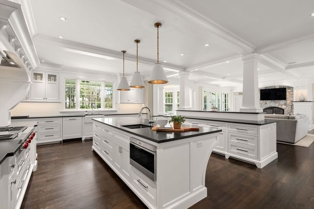 111 Summer St, Westwood, MA 02090