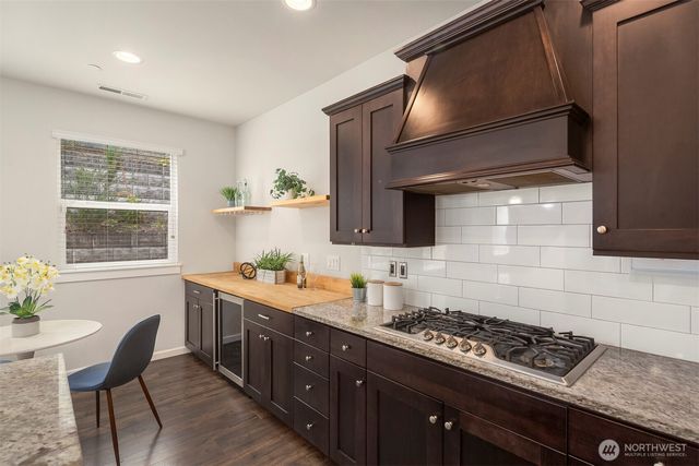 22803 SE 262nd Court, Maple Valley, WA 98038
