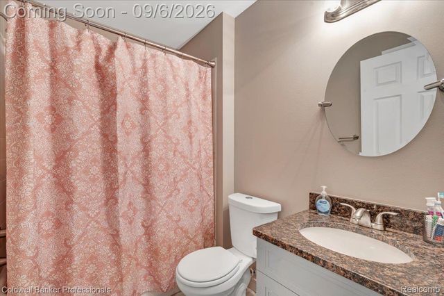 47 Old Carriage Lane, Lapeer, MI 48446