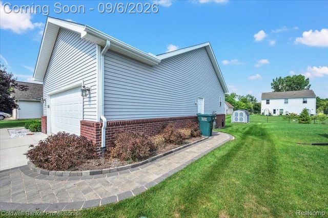 47 Old Carriage Lane, Lapeer, MI 48446