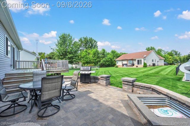 47 Old Carriage Lane, Lapeer, MI 48446