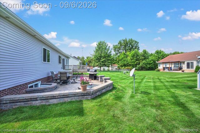 47 Old Carriage Lane, Lapeer, MI 48446