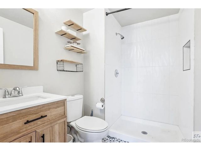 19003 E Oxford Dr, Aurora, CO 80013
