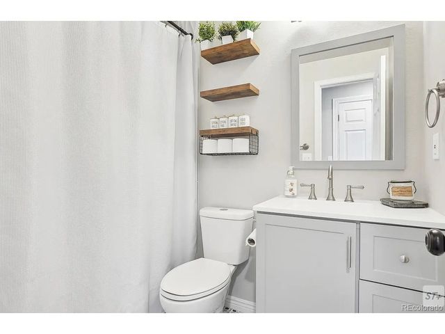 19003 E Oxford Dr, Aurora, CO 80013