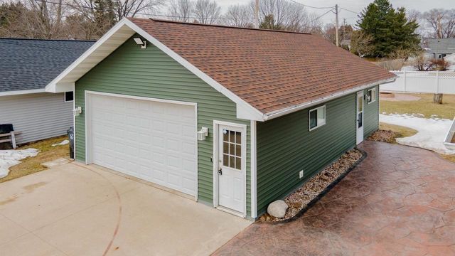 215 E ALFRED STREET, Weyauwega, WI 54983