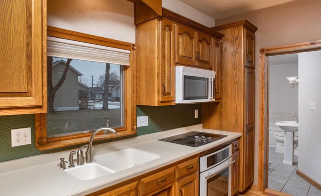 215 E ALFRED STREET, Weyauwega, WI 54983