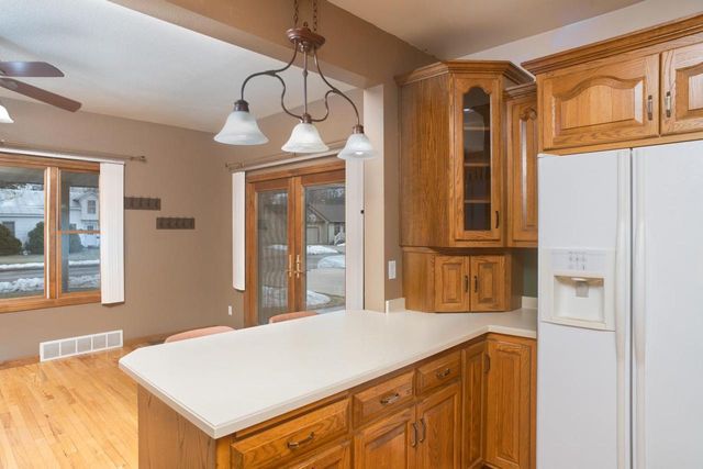 215 E ALFRED STREET, Weyauwega, WI 54983