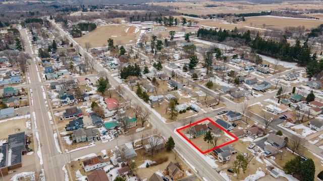 215 E ALFRED STREET, Weyauwega, WI 54983