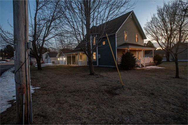 215 E ALFRED STREET, Weyauwega, WI 54983