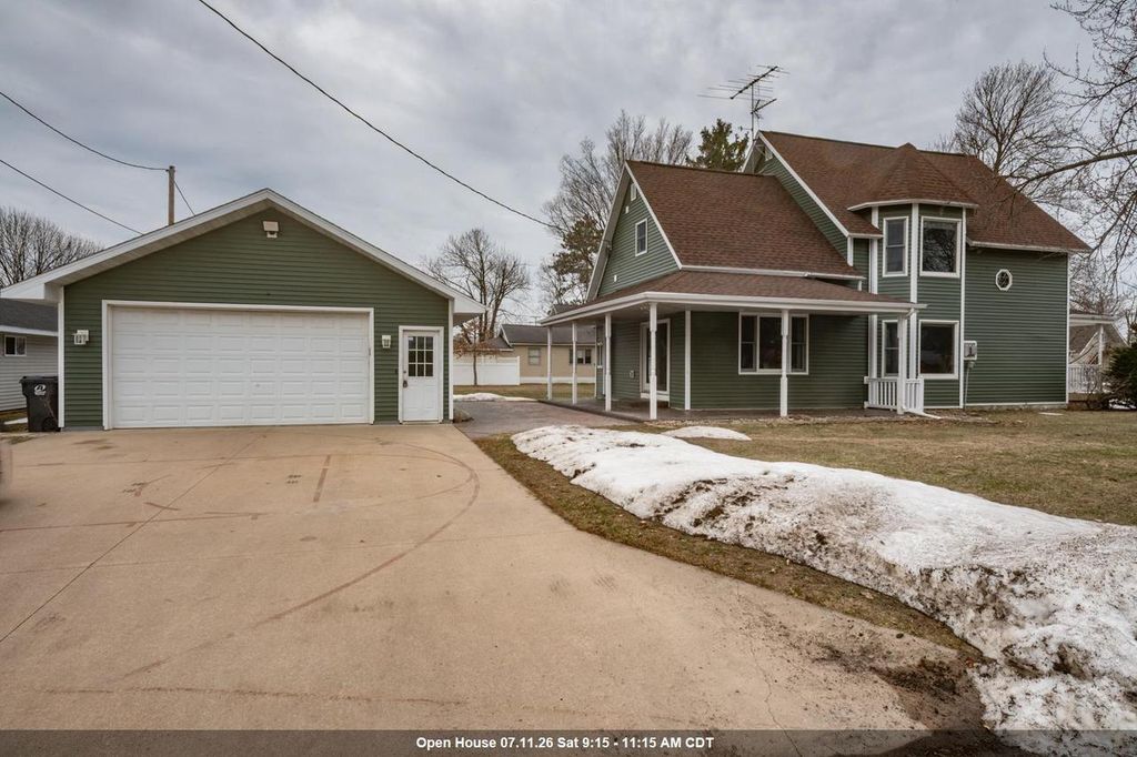 215 E ALFRED STREET, Weyauwega, WI 54983
