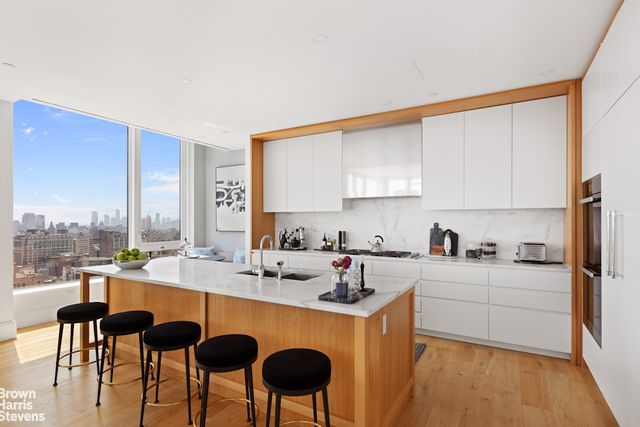 368 3RD Avenue PH34A, New York City, NY 10016