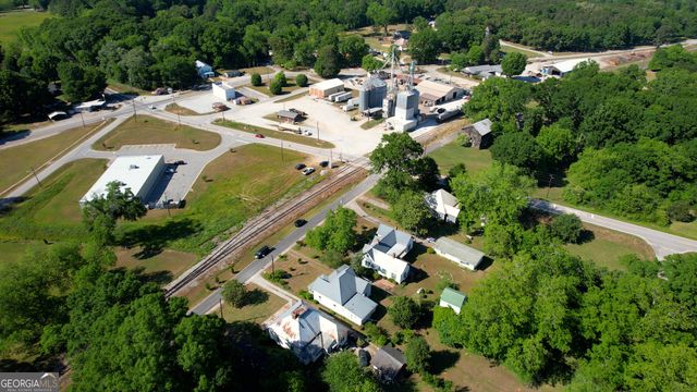 706 S Railroad Street, Shady Dale, GA 31085