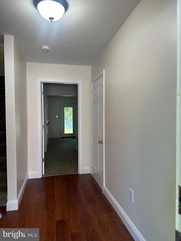 111 FOX CT, Winchester, VA 22603