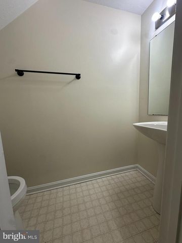 111 FOX CT, Winchester, VA 22603