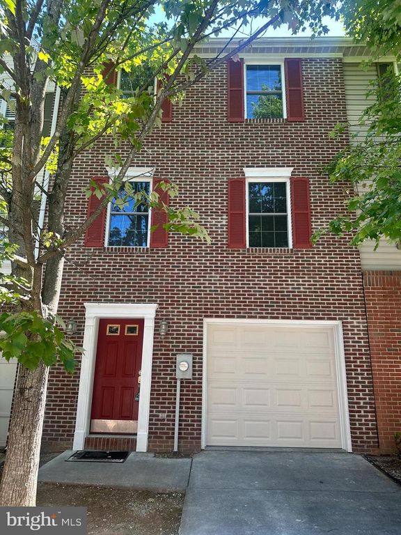 111 FOX CT, Winchester, VA 22603