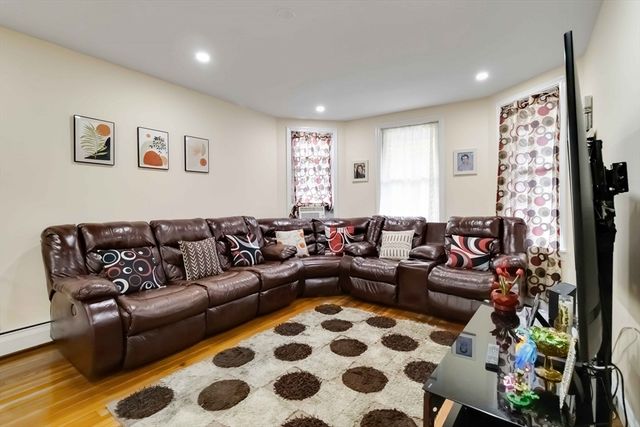 10 Beach Rd 1, Winthrop, MA 02152