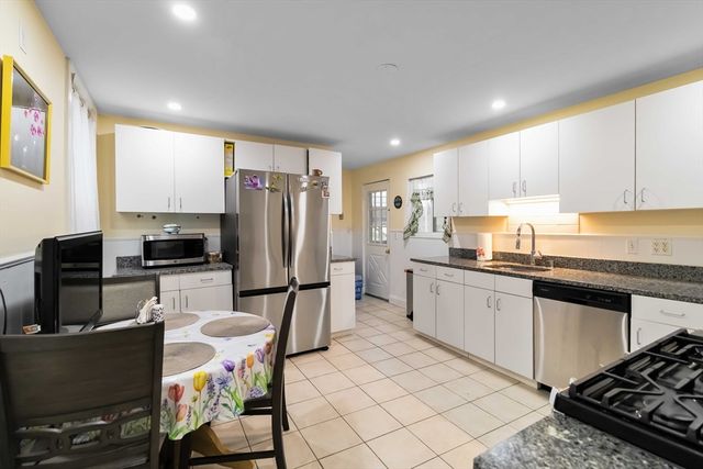 10 Beach Rd 1, Winthrop, MA 02152