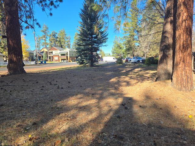 285 W Washington Avenue, Sisters, OR 97759