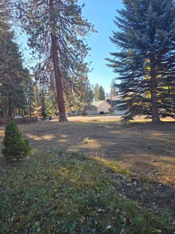 285 W Washington Avenue, Sisters, OR 97759