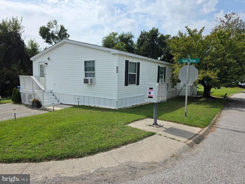8020 GLASGOW AVE, Elkridge, MD 21075