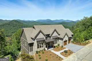 608 Winterberry Drive, Clayton, GA 30525