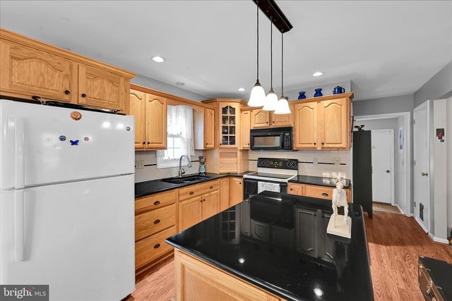 588 MULBERRY ST, Elizabethtown, PA 17022