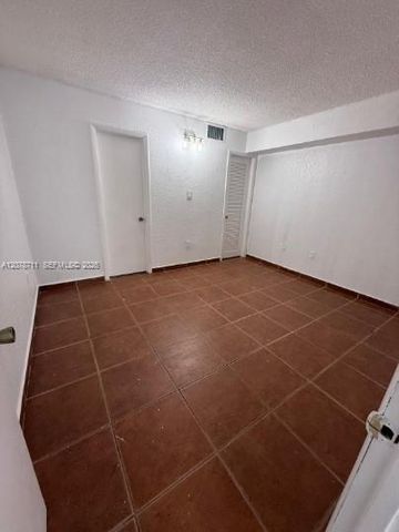 1305 W 46th Street 221, Hialeah, FL 33012