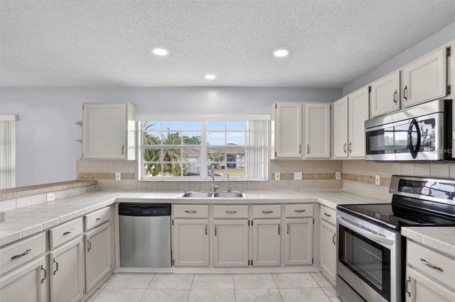 14912 WHITE MAGNOLIA COURT, Orlando, FL 32824