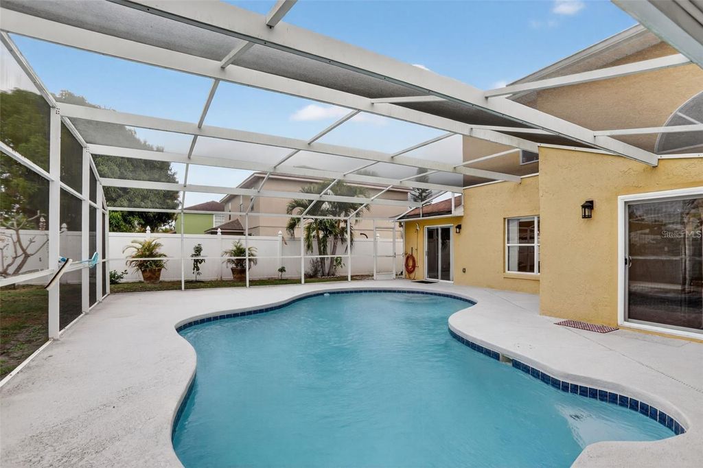 Image 11 of property listing at 14912 WHITE MAGNOLIA COURT, Orlando, FL 32824