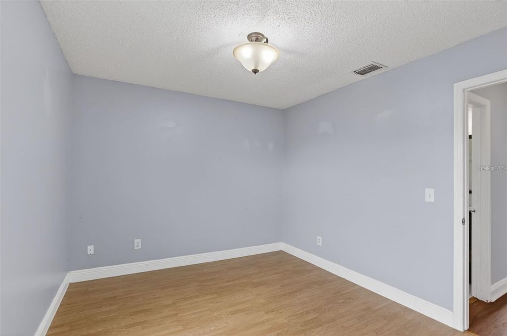 Image 24 of property listing at 14912 WHITE MAGNOLIA COURT, Orlando, FL 32824